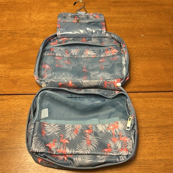 Cute flamingo hanging toiletry bag, never used. - Picture 5 of 7